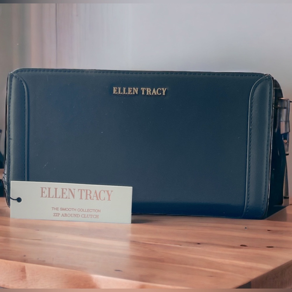 Ellen Tracy zip around wallet